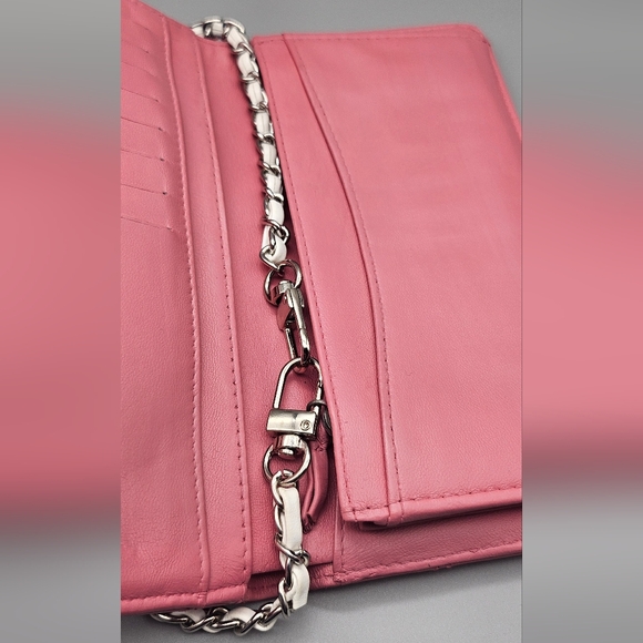 🩷CHANEL Pink Quilted Leather Wallet🩷 - Picture 12 of 16